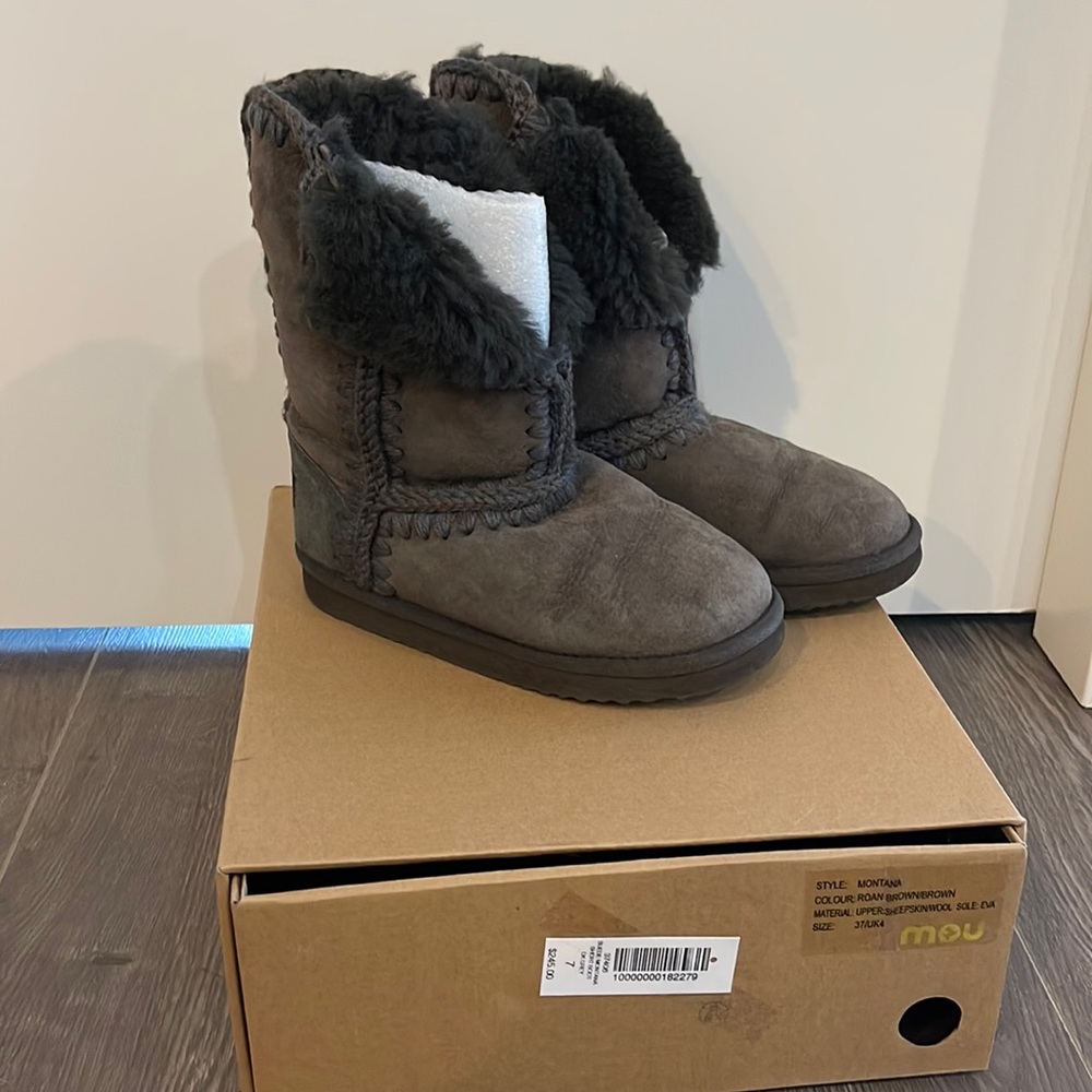Mou Montana sheepskin/wool Boot. US size: 7